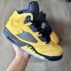 Jordan 5 Retro Michigan (2019) Men’s Size 9