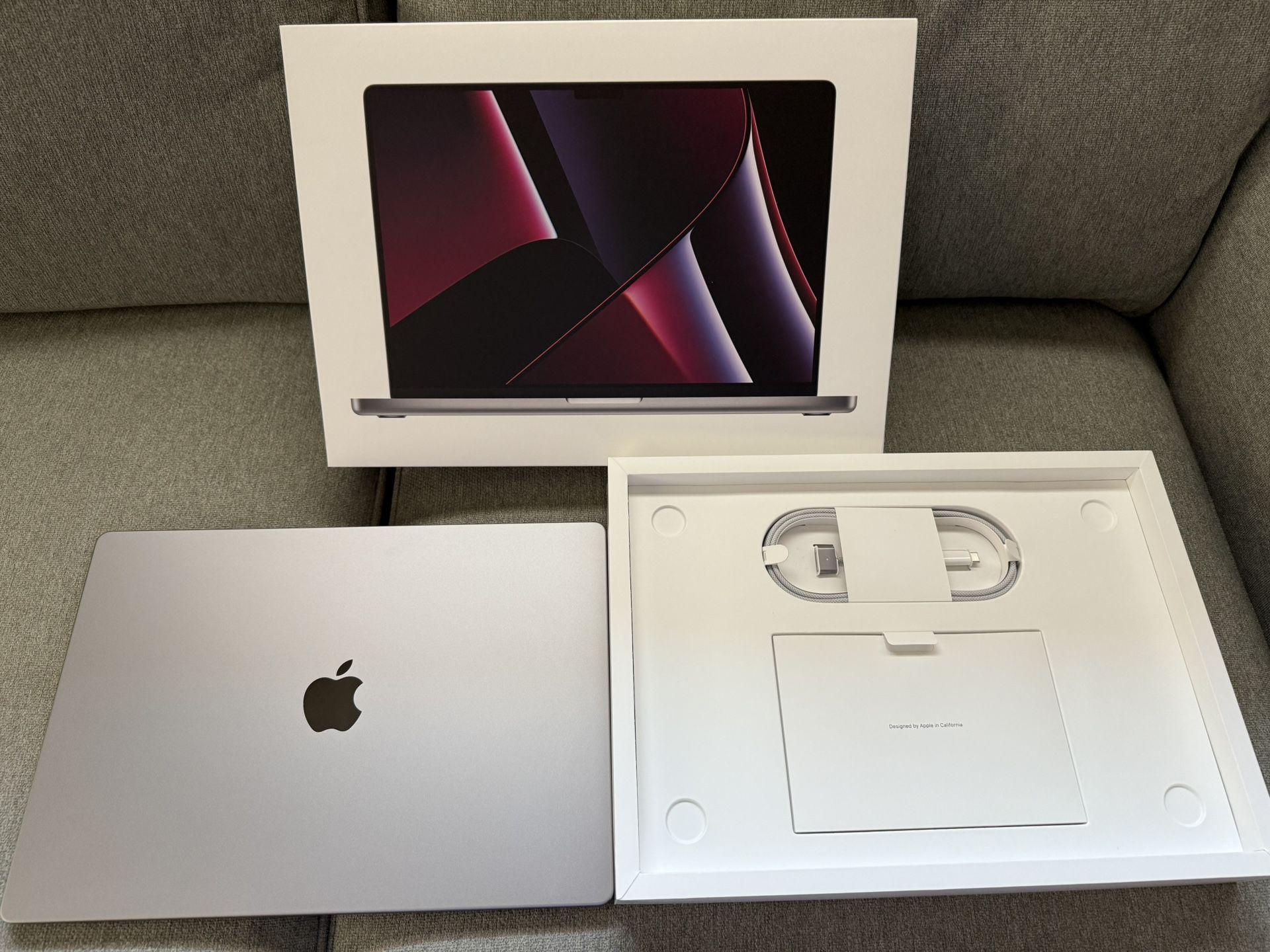 MacBook Pro 16” M2Pro (Mint Condition) Negotiable