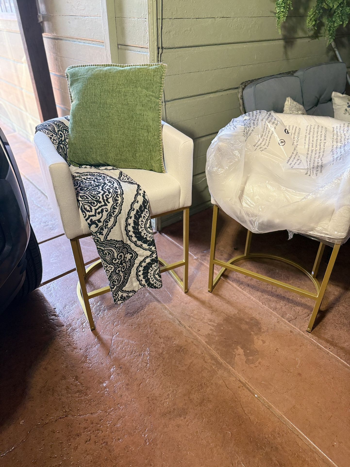 Set Of 3 Lue Bona Bar Stools Linen/Gold Brand New $150