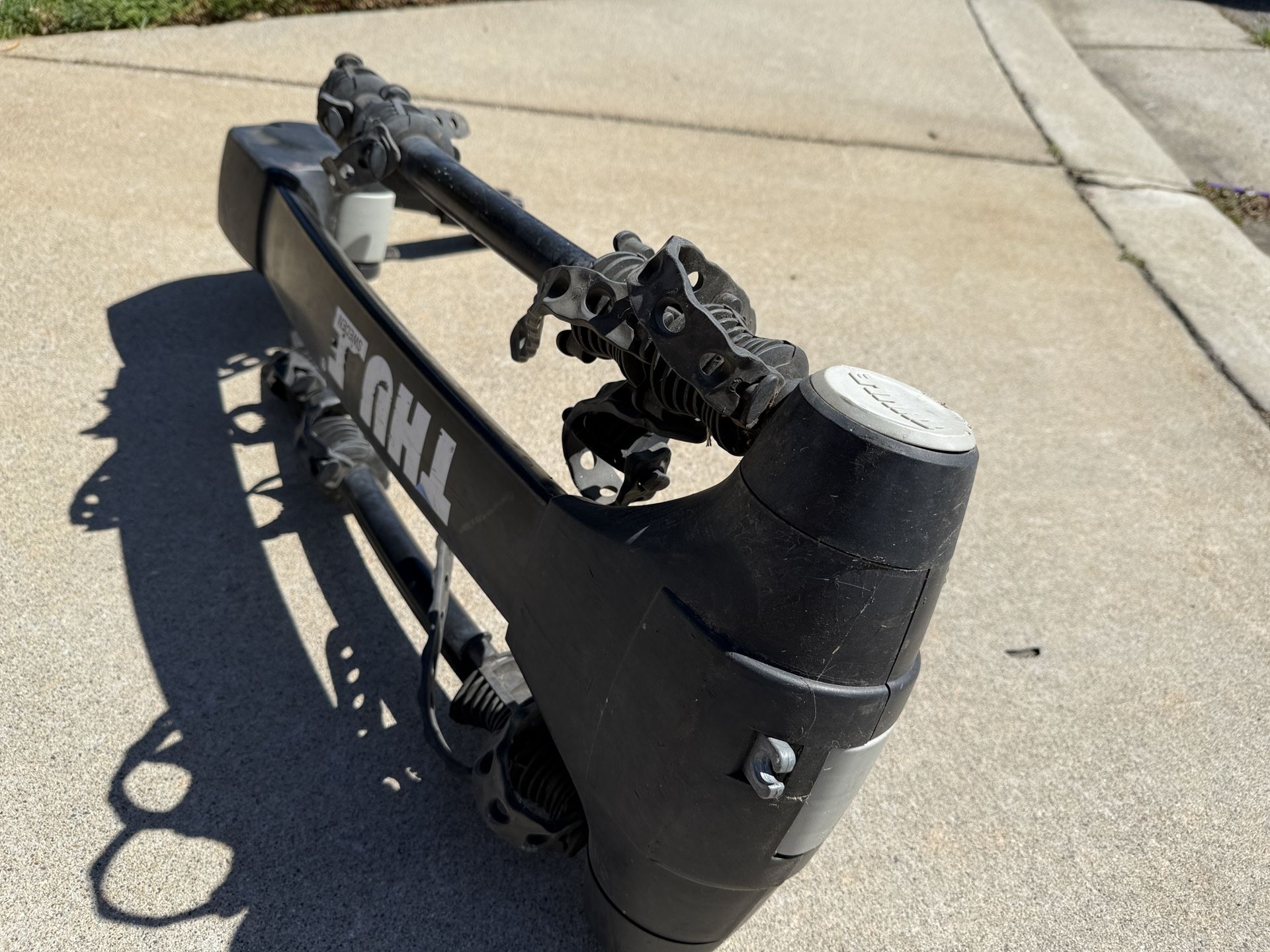 THULE Bike Rack Car Hitch (Up To 4 Bikes)