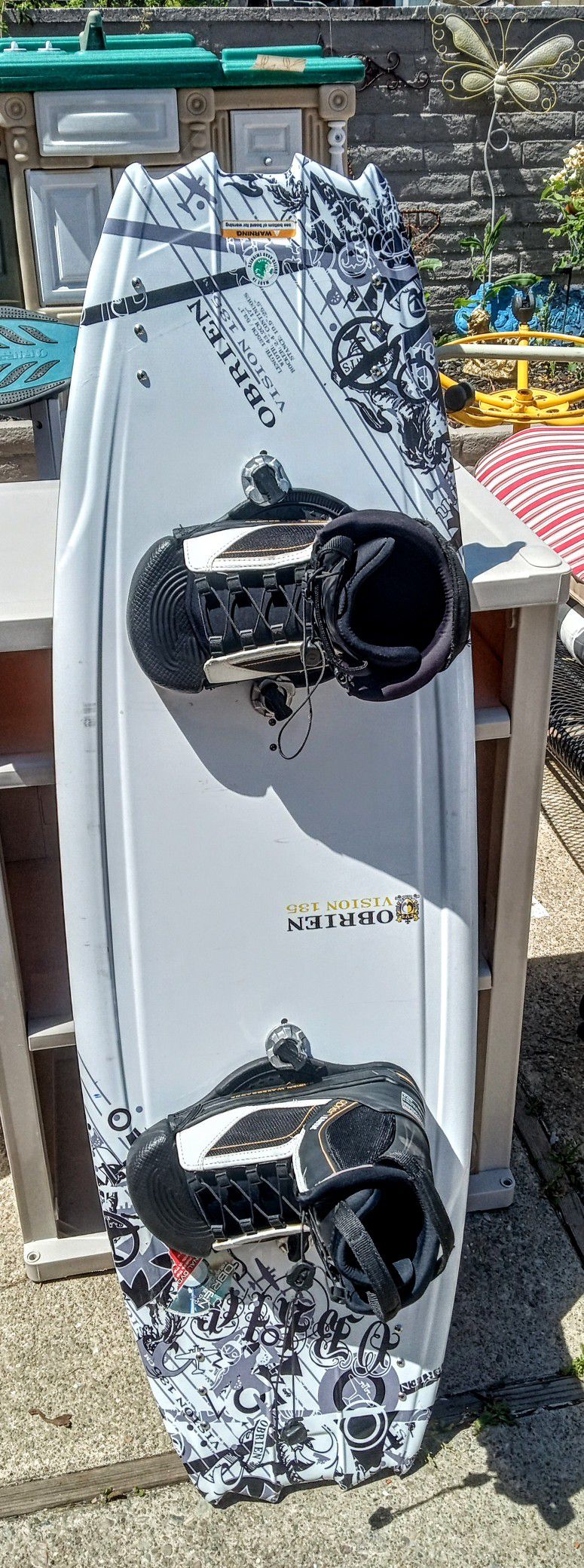 O'BRIEN VISION 121 WAKEBOARD WITH BINDINGS 