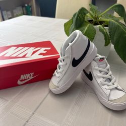 Nike Blazer Mid ’77 Toddler Sneakers | Size 9C