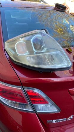 05 Nissan Maxima head light