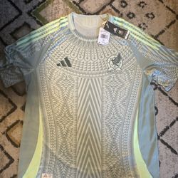 Brand new with tags Men’s Adidas Authentic 2024 Mexico 🇲🇽 Away Jersey Size XL 