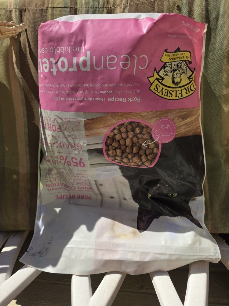 Cat Food  2 Bags 1 Box