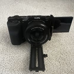 Sony Zv E10 / Brightin Star 85mm F1.8 / Ronnin SC Gimble/ Feel World F6 Plus V2