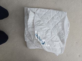 TwinXL QUILTED MATTRESS COVER Twin XL Dorm Room Size