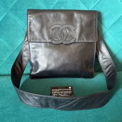 auth Beautiful CHANEL Coco Mark Crossbody Bag