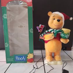 Winnie The Pooh Christmas Caracter