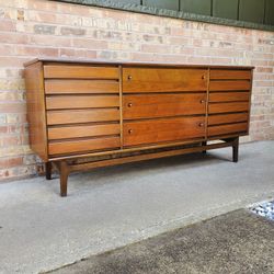 Mid Century Modern Stanley Walnut 9 Drawer Lowboy Dresser or Credenza Vintage