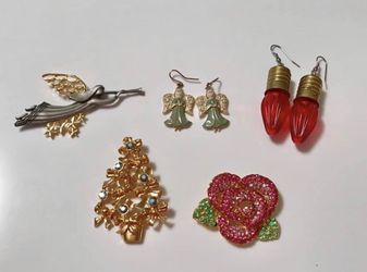 05 Vintage Christmas jewelry