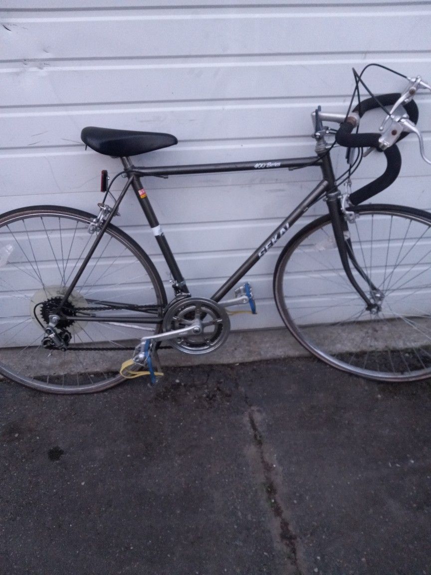 Sekai 400 Series Road Bike 22" Frame