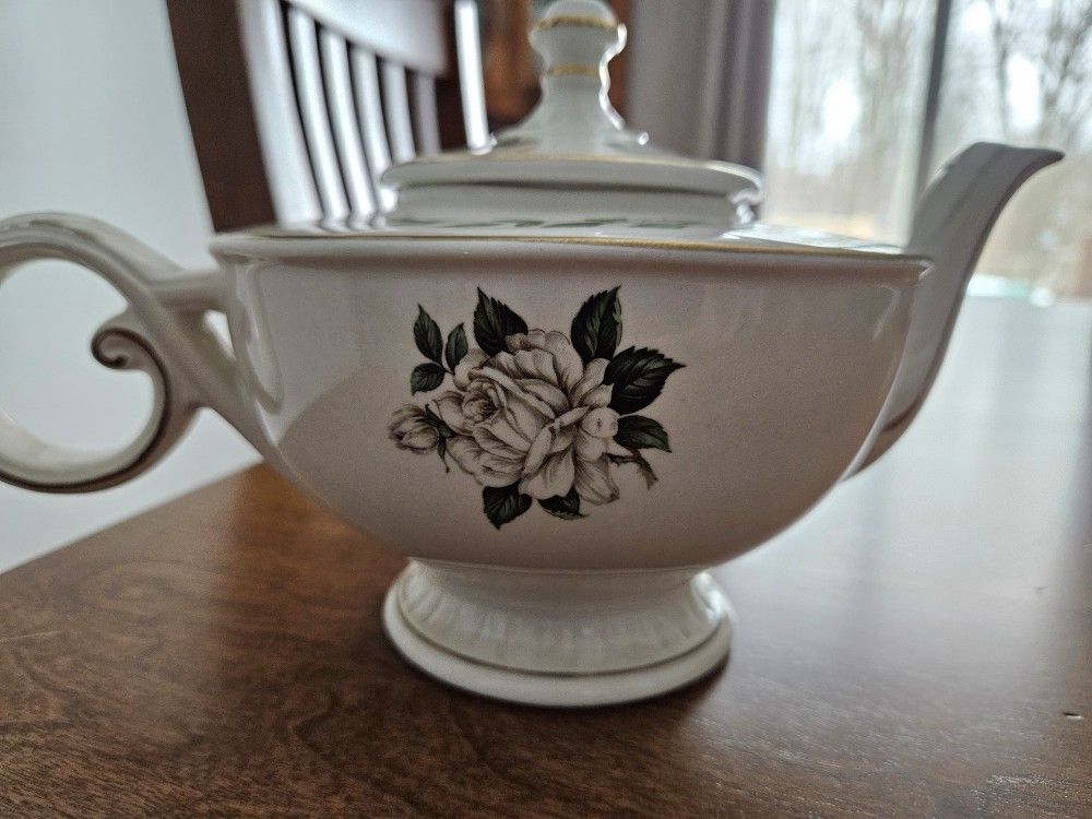 Teapot Cameo Rose