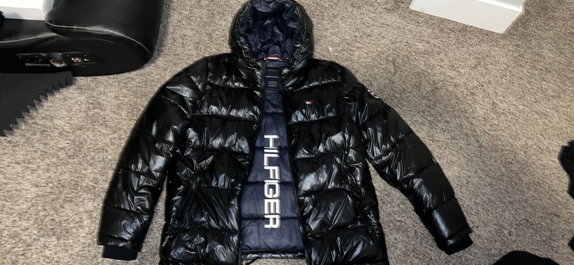 Tommy Hilfiger Men's Black Pearlized Performance Hooded Puffer Jacket