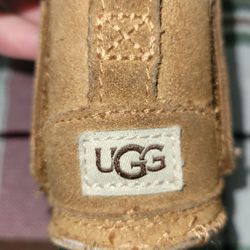 Ugg Infant Boots Size 2/3 Baby Uggs Excellent Condition PRICE Is Firm Cash Only 