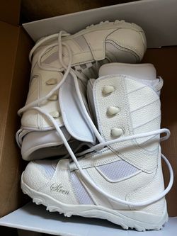 Siren Women’s Snow Boots – Size 7 – White – Excellent Condition