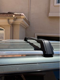Roof rack cross bars