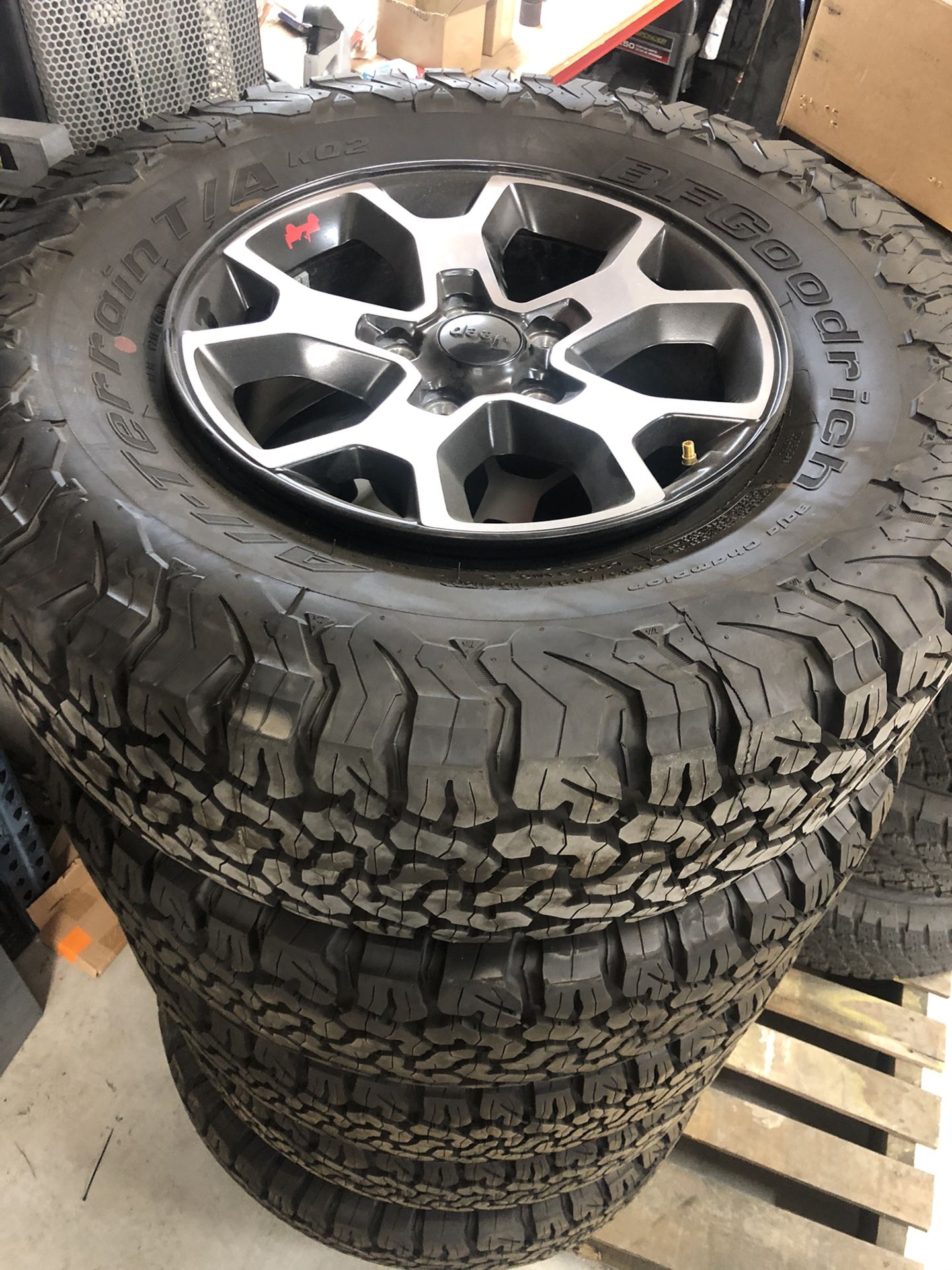 2020 Wrangler Rubicon take offs less then 40 miles on tires