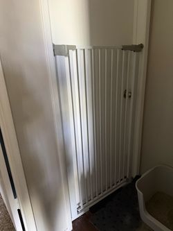 Pet gate