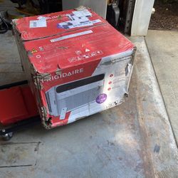 12,000 BTU Window AC Cools 550 sq. ft. w/ Remote