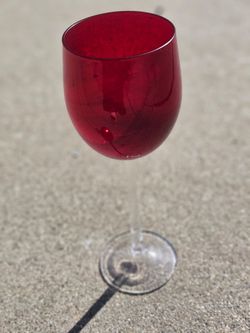 Ruby red wine glass set