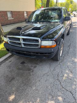 Se vende 2000 Dakota  160 millas
