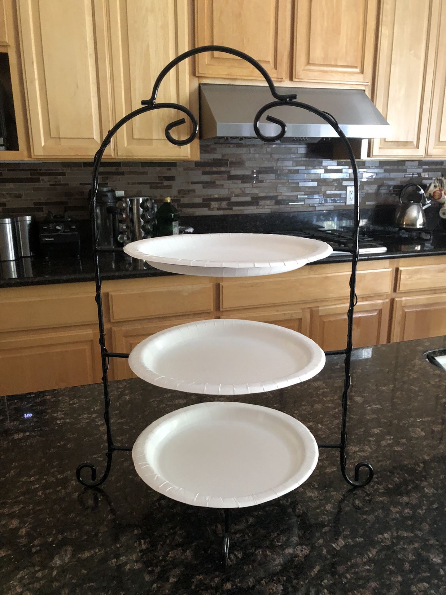 Plate Holder Great For Your Parties