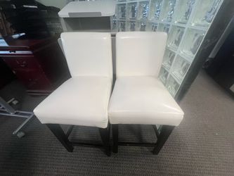 Set of 2 White Counter-Height Chairs