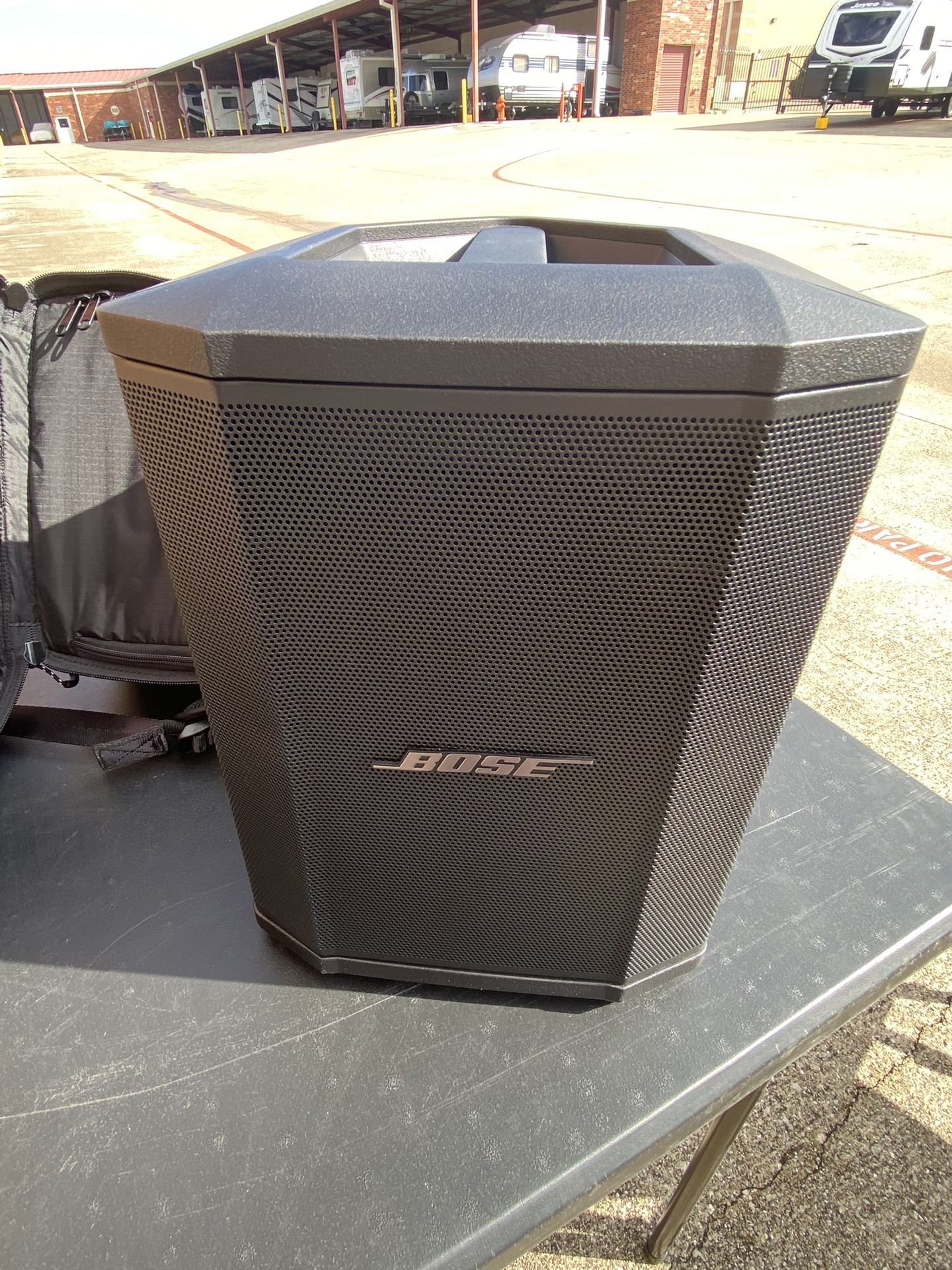 A pair Of Bose Speakers