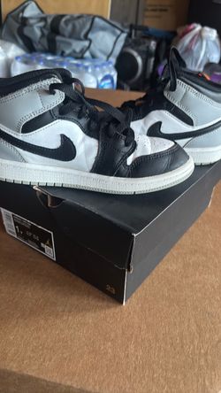 Jordan 1 mid