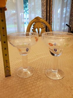 Drinking Glasses/Glass Fruit Bowl $10