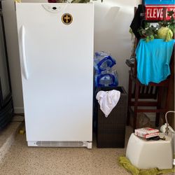 Frigidaire  Freezer   28”  29”  59”  