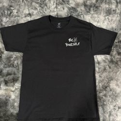 Women’s Size M Shirt