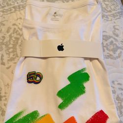 APPLE STORE 50 YEARS ANNIVERSARY  T-SHIRT AND PIN (XL/NEW)