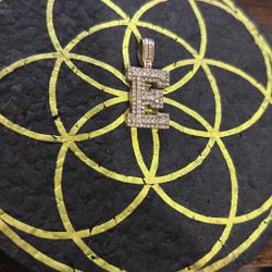 10k gold 1.08Ct Real diamonds 