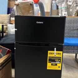 Galanz 3.1 Cu ft Two Door Mini Fridge, Black, New