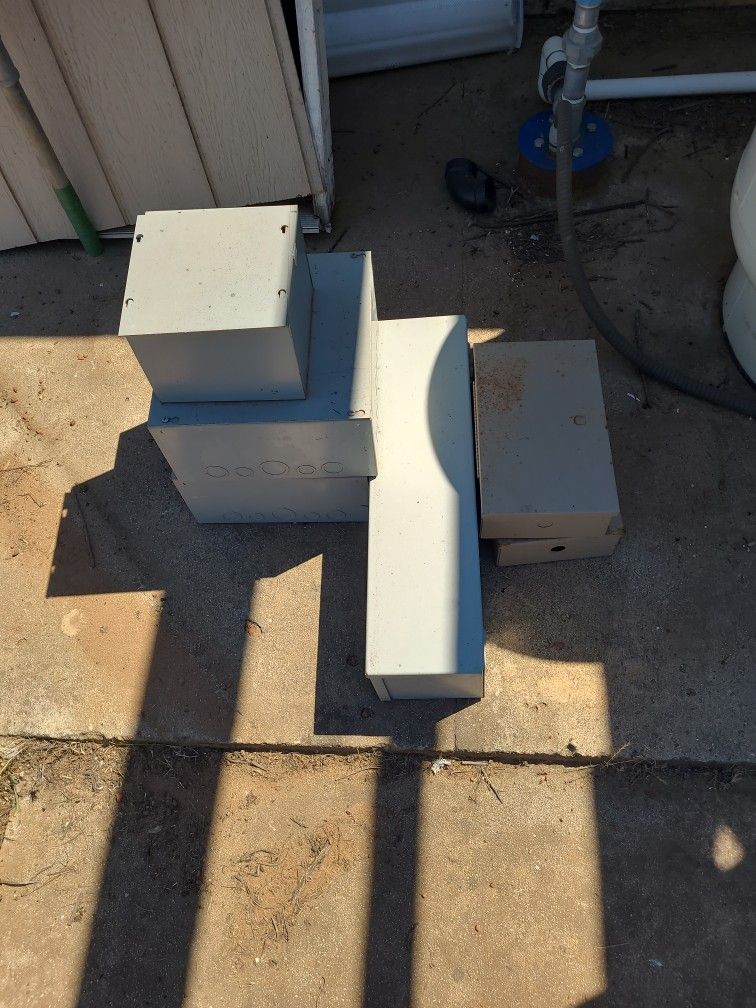 Electrical pull boxes