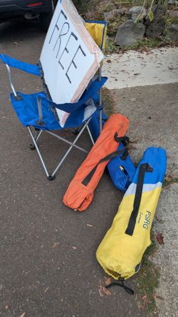 4 Camp chairs for free