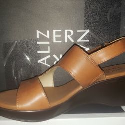 Naturalizer Sandals SIZE 7.5