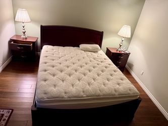 3-Piece California King Solid Wood Bedroom Set in Cherry Finish _ 2 Nightstands (mattress optional)