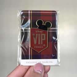 NEW Rare Disney Disneyland VIP Pin Exclusive