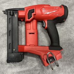 Milwaukee M18 FUEL 18 Ga. 18 Cordless 1/4 Inch Narrow Crown Stapler