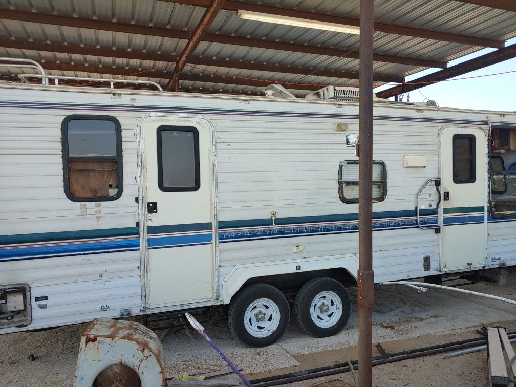 1998 komfort 25 ft