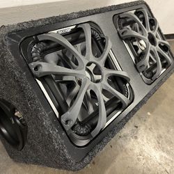 12” L7 Kicker Speakers And Box