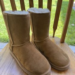 Koolaburra by UGG Women’s Chestnut Brown Boots - Size 10