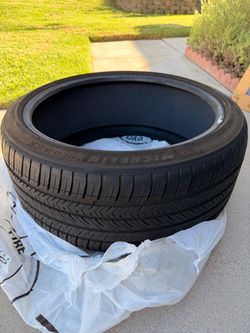 Tesla Model Y Performance OEM Michelin Rear Tire 275/35R21