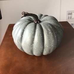 Minty, gray, pumpkin decor