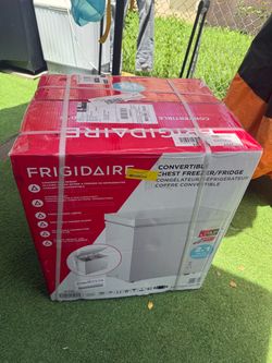 Frigidaire Convertible Chest Freezer/Fridge
