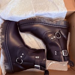 dr martens boots