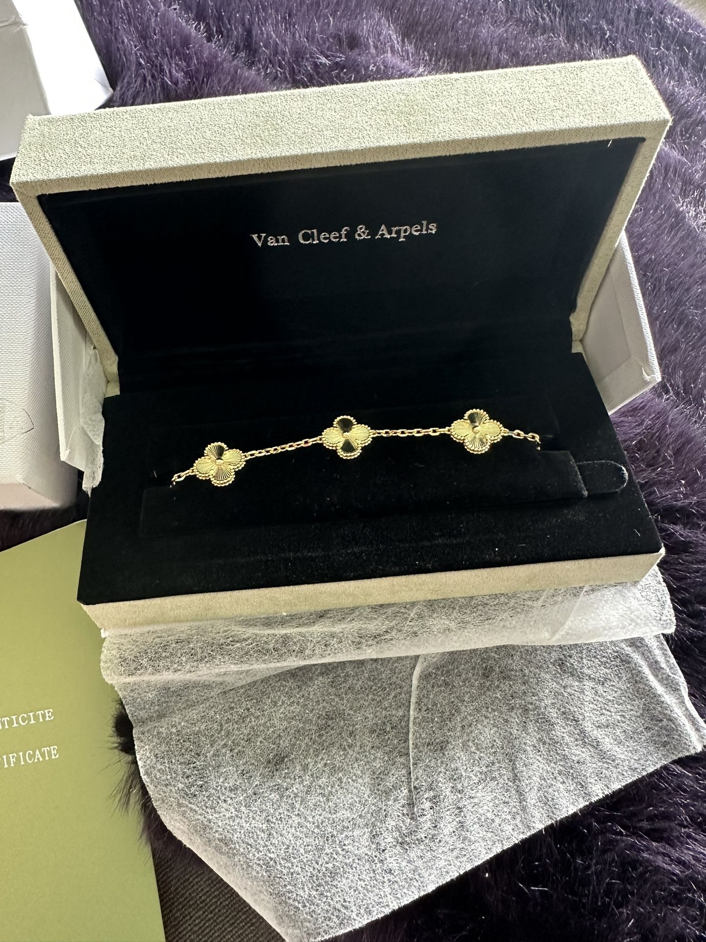 All Gold 5 Motif Clover Bracelet With Box And Bag